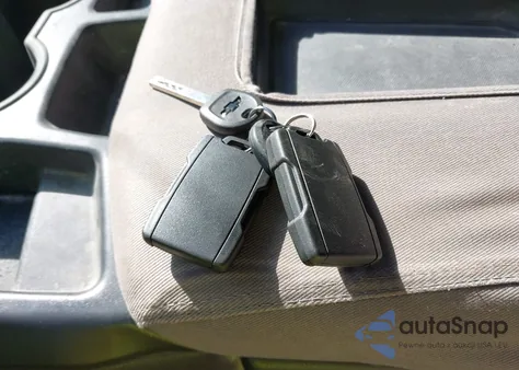 2021 Chevrolet Silverado 1500 4Wd Standard Bed Wt z USA, uszkodzony, nr VIN 1GCRYAEFXMZ202378